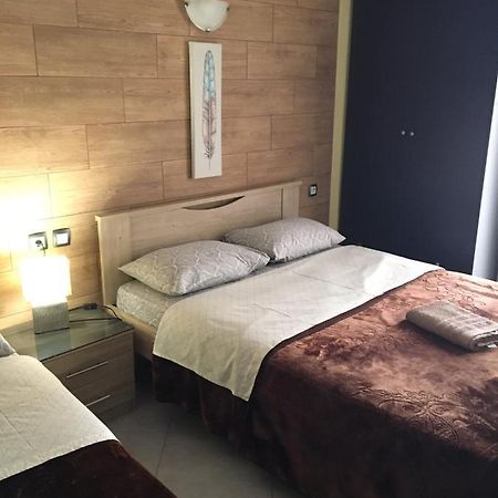 לריסה G M 1 Rooms Kentro In The Heart Of The City מראה חיצוני תמונה