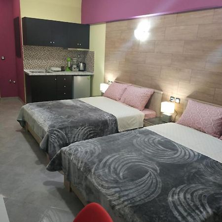 לריסה G M 1 Rooms Kentro In The Heart Of The City מראה חיצוני תמונה