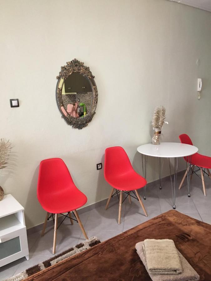 לריסה G M 1 Rooms Kentro In The Heart Of The City מראה חיצוני תמונה
