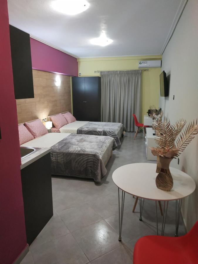 לריסה G M 1 Rooms Kentro In The Heart Of The City מראה חיצוני תמונה