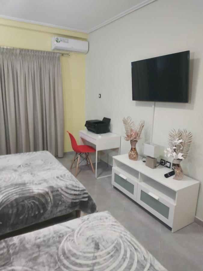 לריסה G M 1 Rooms Kentro In The Heart Of The City מראה חיצוני תמונה