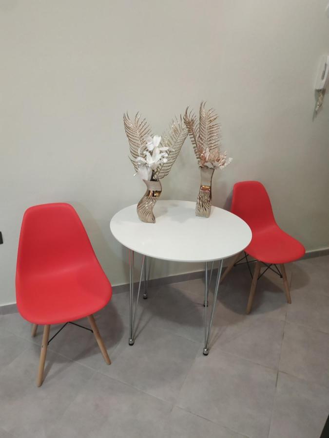 לריסה G M 1 Rooms Kentro In The Heart Of The City מראה חיצוני תמונה