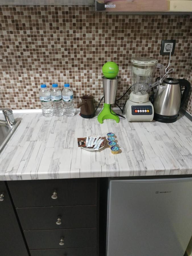לריסה G M 1 Rooms Kentro In The Heart Of The City מראה חיצוני תמונה